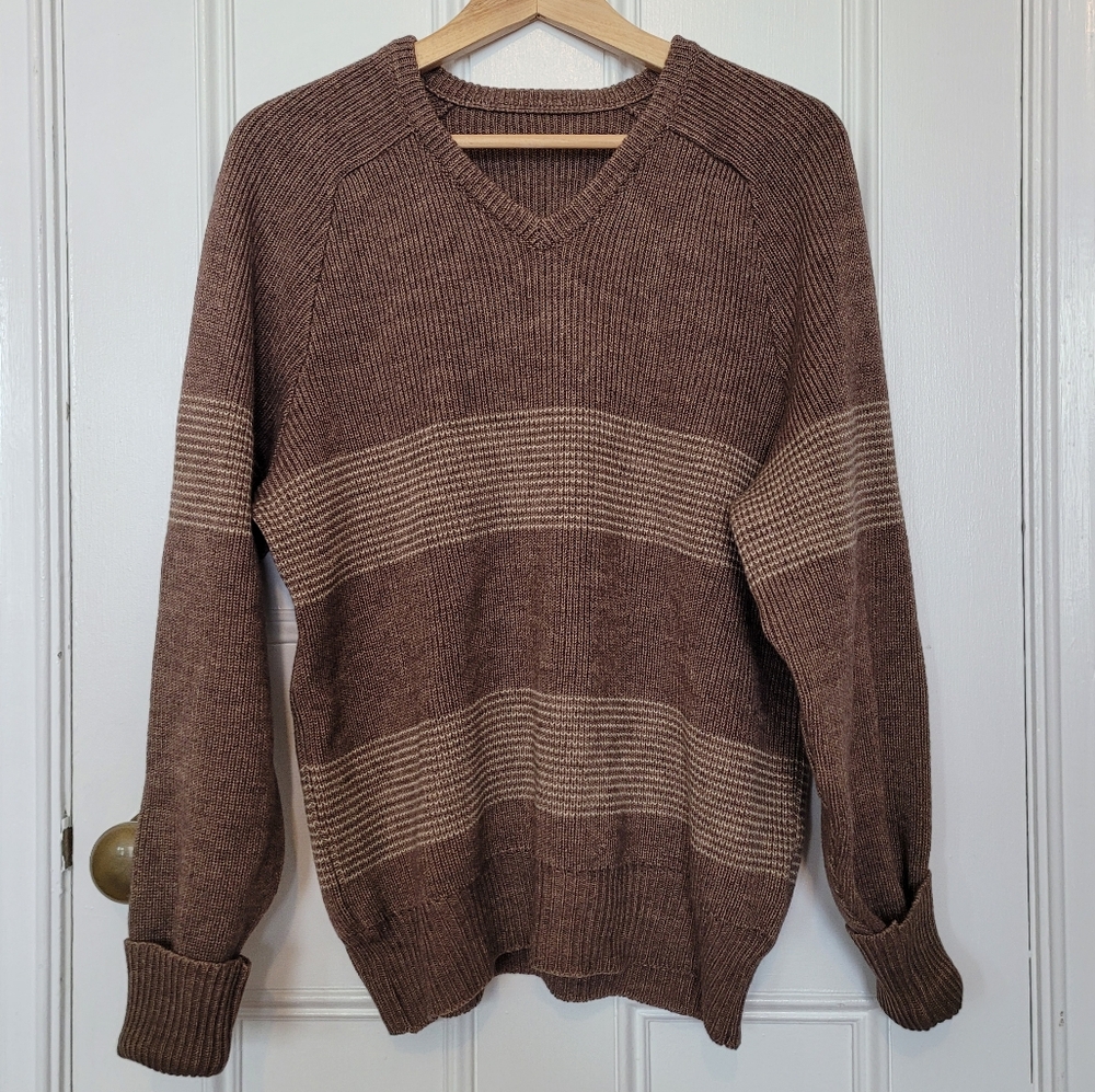 Vintage 🇨🇦 Canadian-Made 🇨🇦 Sweater
